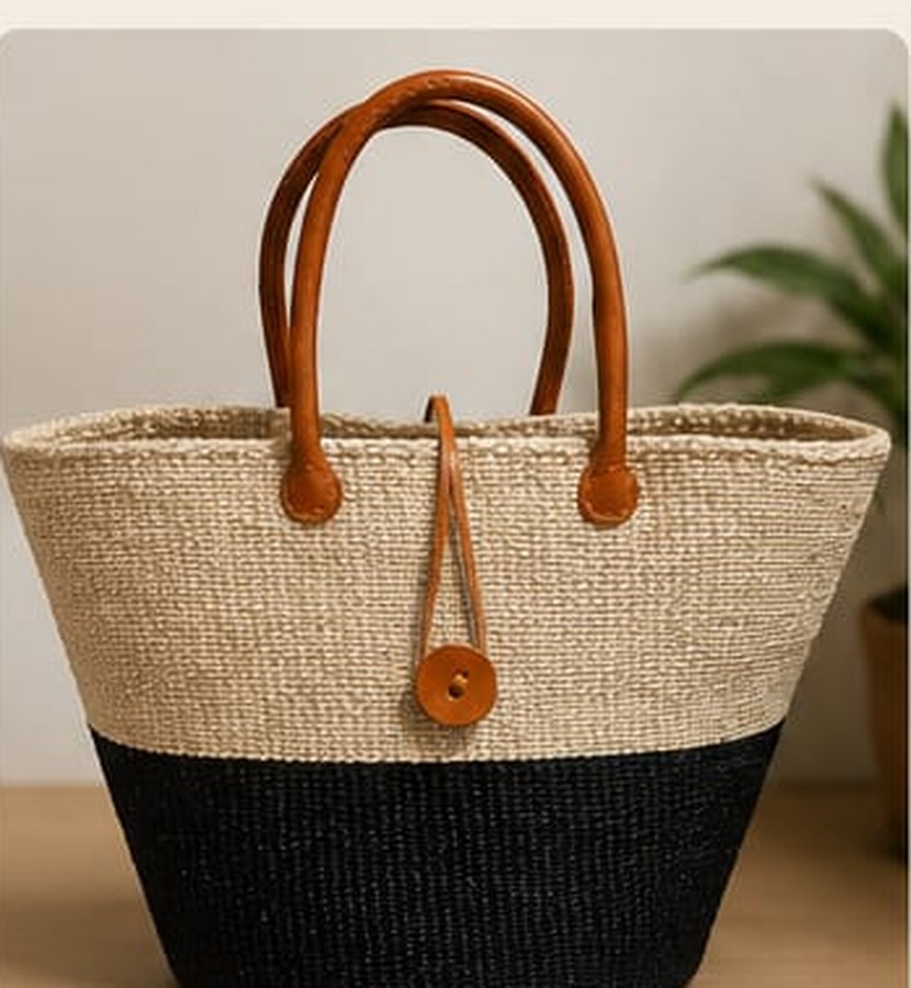 Malkia — The Queen Tote